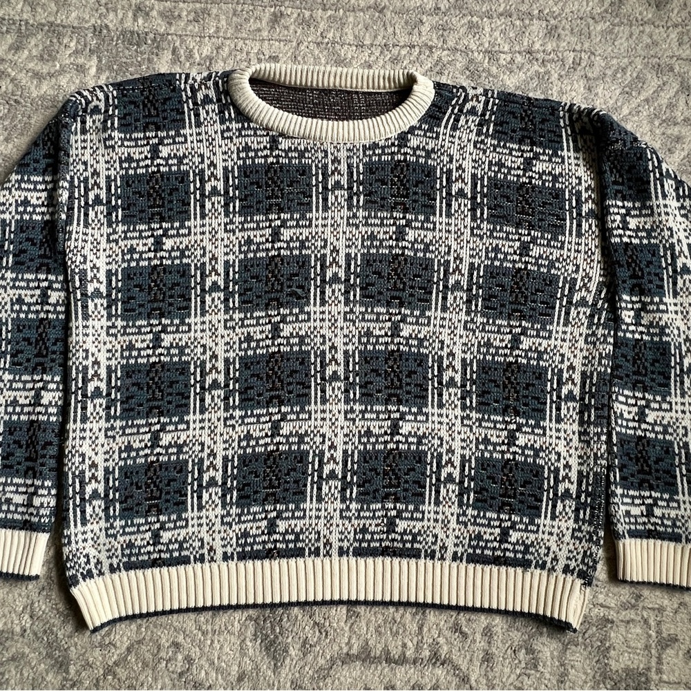 Cozy Patterned Knit Sweater in Navy & Cream